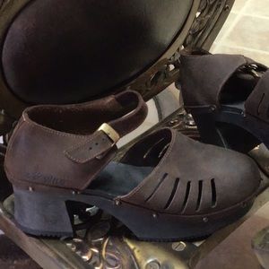 Naot leather clogs